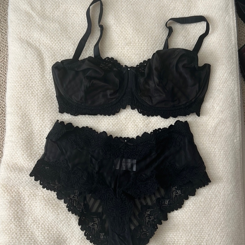 Black lacy bra and panty set
